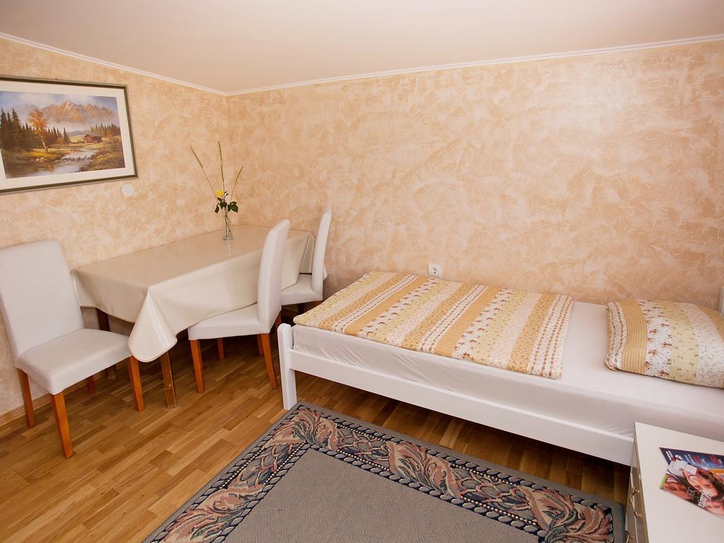 Apartment Zadar Diklo Borik Vir Habitación foto